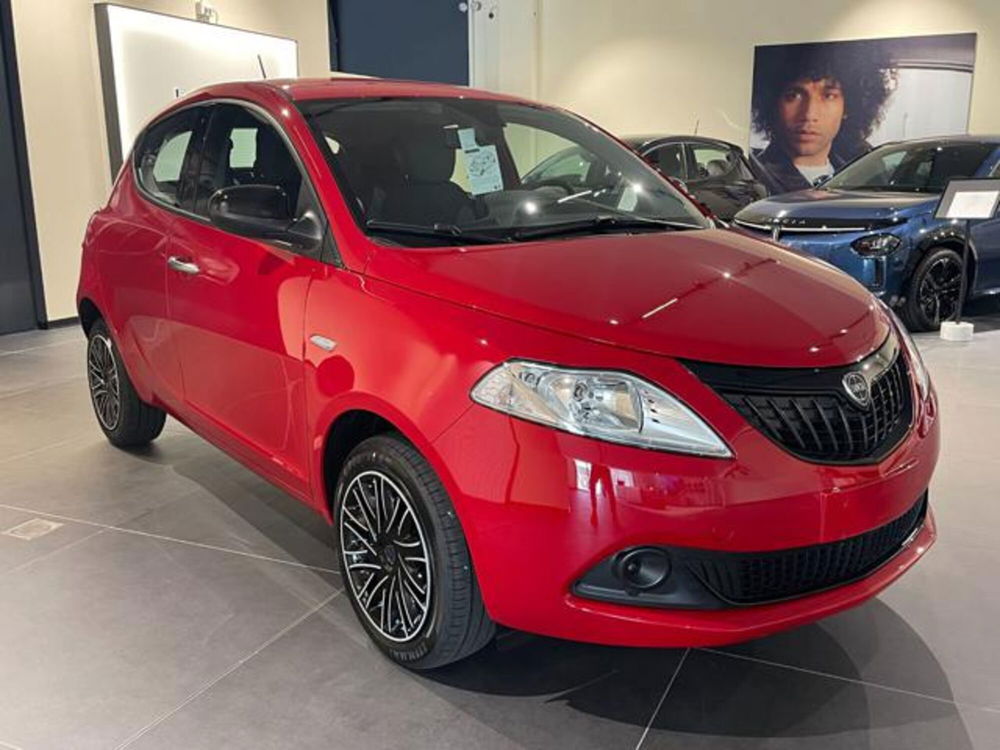 Lancia Ypsilon nuova a Aosta (7)