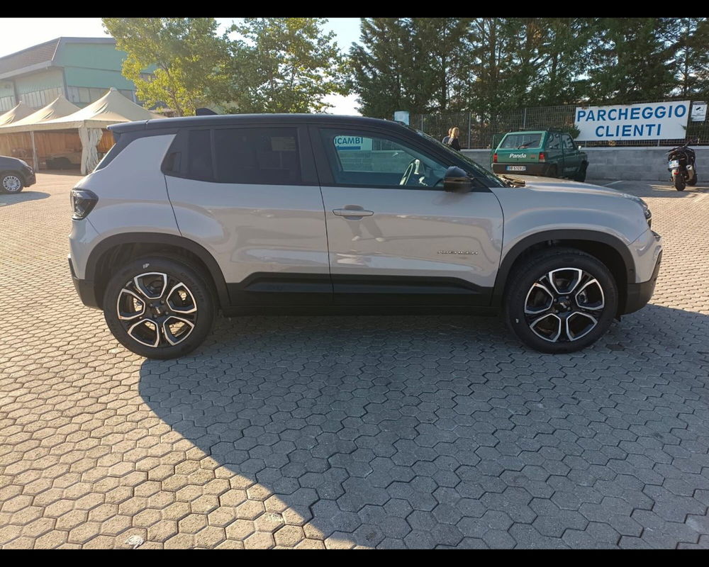 Jeep Avenger nuova a Lucca (4)