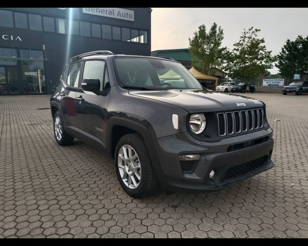 Jeep Renegade nuova a Lucca