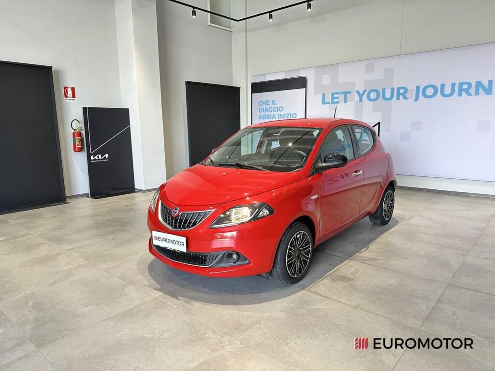 Lancia Ypsilon 1.0 FireFly 5 porte S&amp;S Hybrid Ecochic Gold  del 2021 usata a Modugno