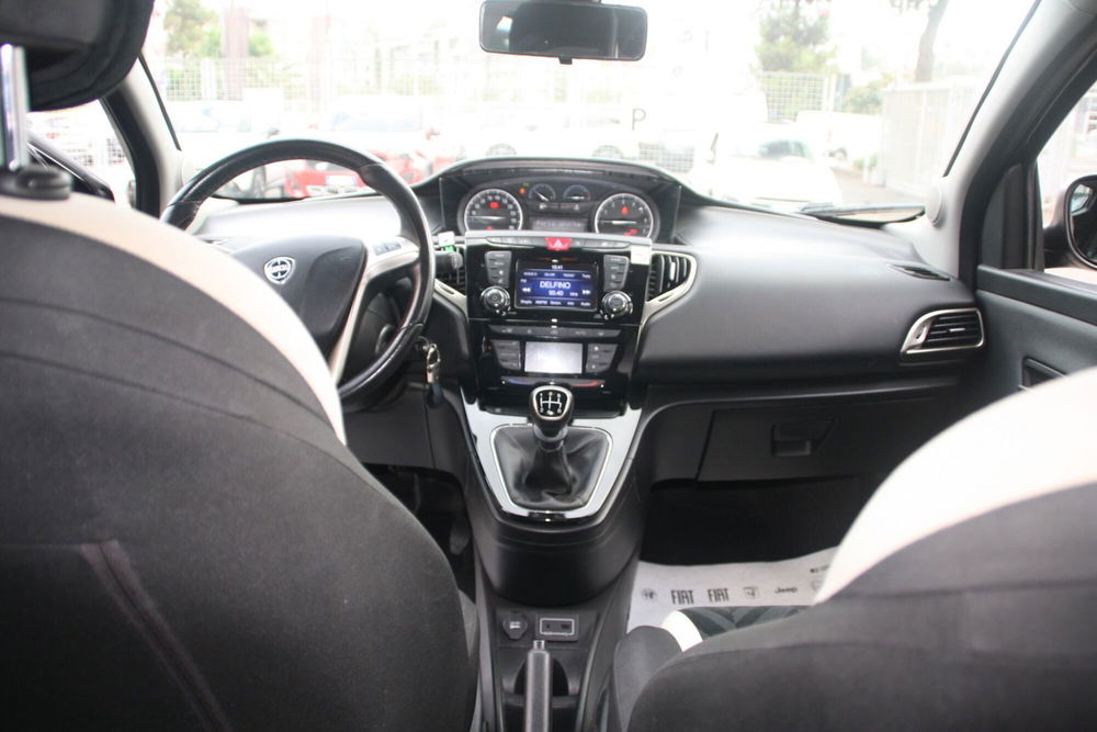 Lancia Ypsilon usata a Catania (14)