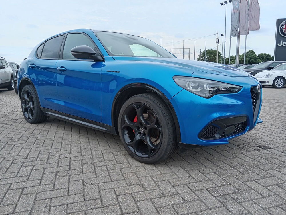 Alfa Romeo Stelvio usata a Alessandria (4)