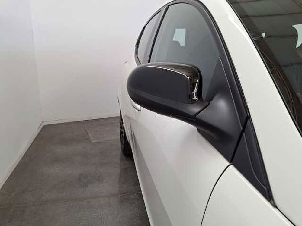 Lancia Ypsilon nuova a Chieti (17)