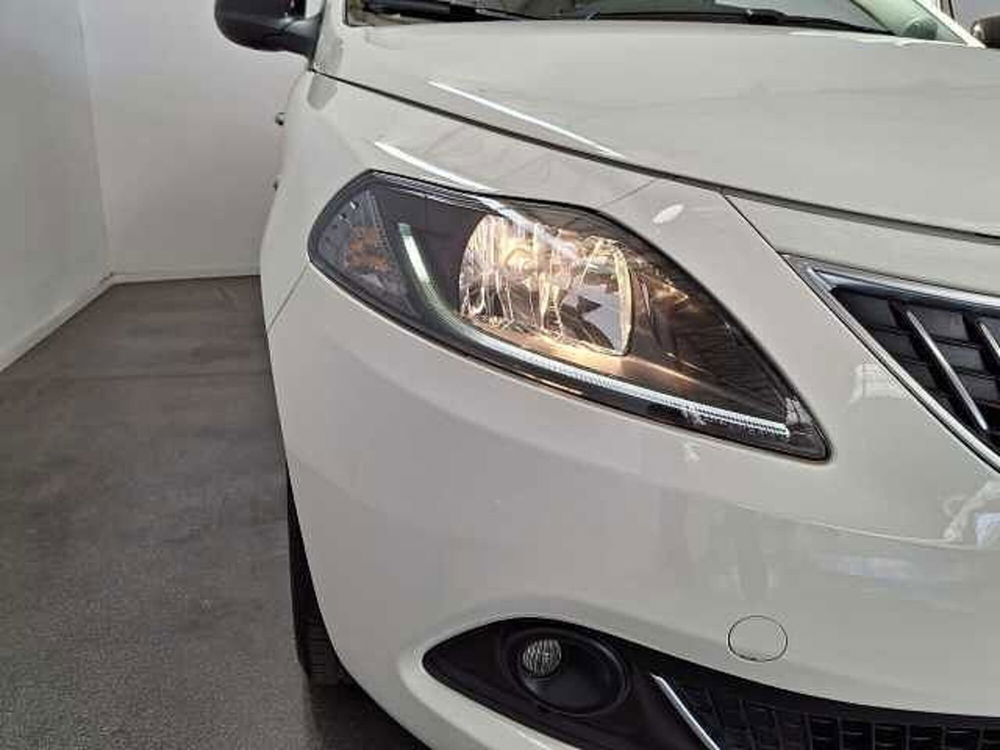 Lancia Ypsilon nuova a Chieti (18)