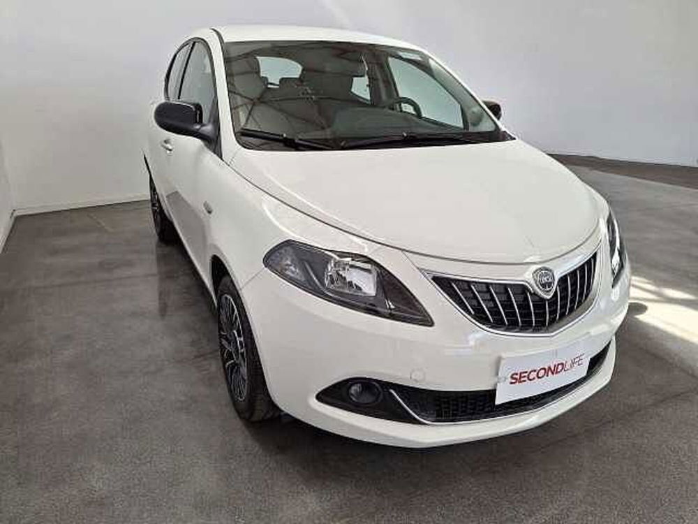 Lancia Ypsilon nuova a Chieti (4)