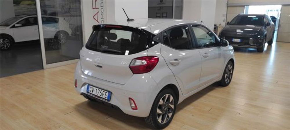 Hyundai i10 nuova a Bari (4)