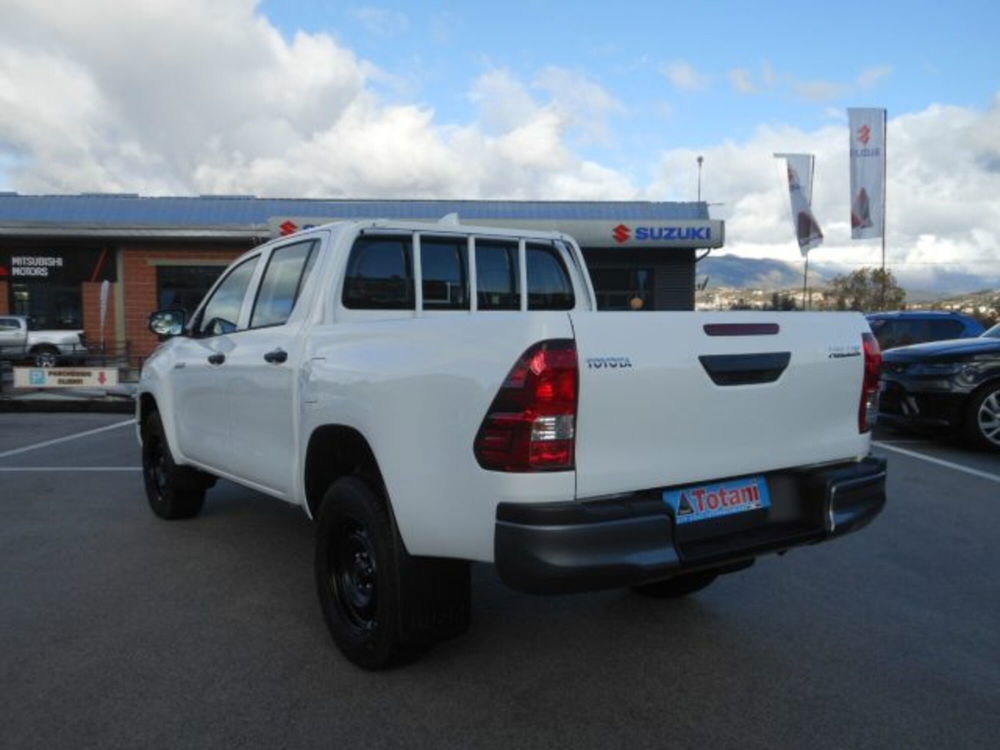 Toyota Hilux nuova a L'Aquila (10)