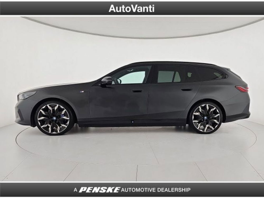 BMW i5 Touring usata a Bologna (2)