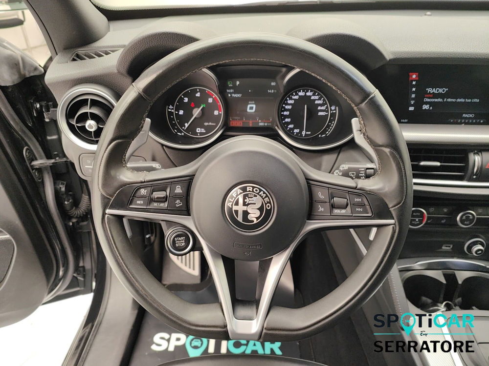 Alfa Romeo Stelvio usata a Como (8)