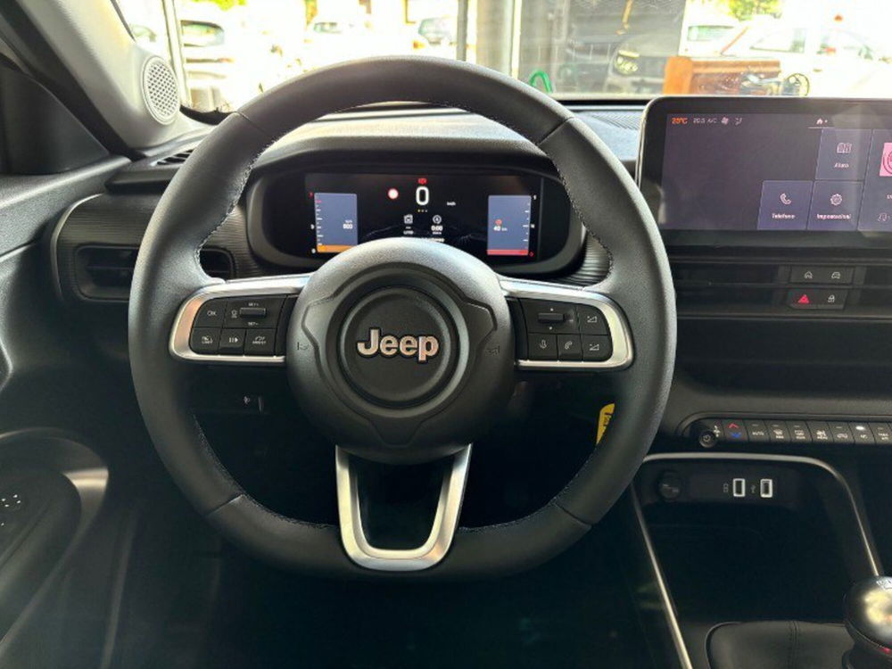 Jeep Avenger nuova a Lecco (9)