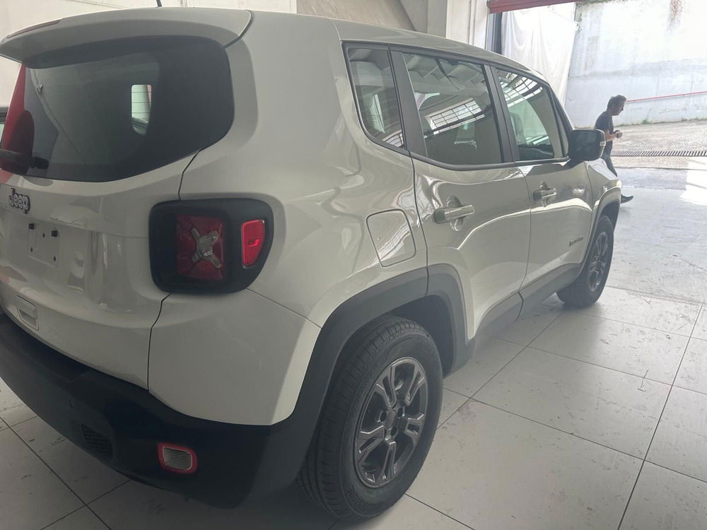 Jeep Renegade nuova a Benevento (5)