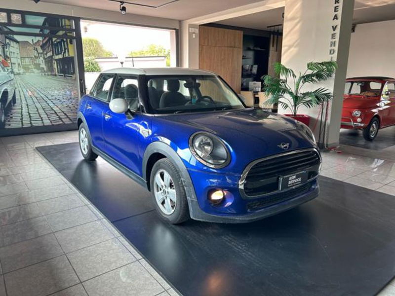 MINI Mini 1.5 Cooper D 5 porte  del 2018 usata a Marigliano