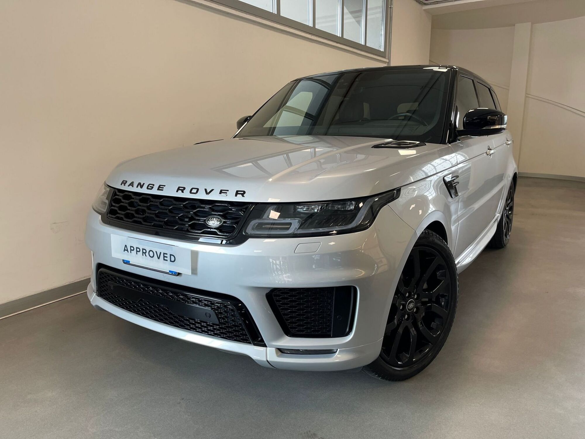 Land Rover Range Rover Sport 3.0D l6 249 CV HSE Dynamic Stealth del 2021 usata a Milano