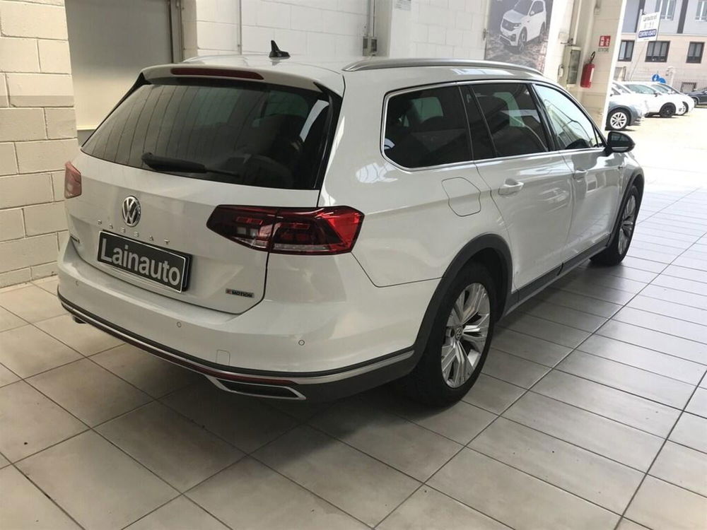 Volkswagen Passat Variant usata a Milano (4)