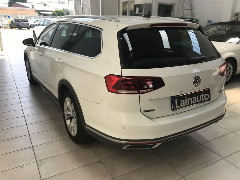 Volkswagen Passat Variant usata a Milano (5)