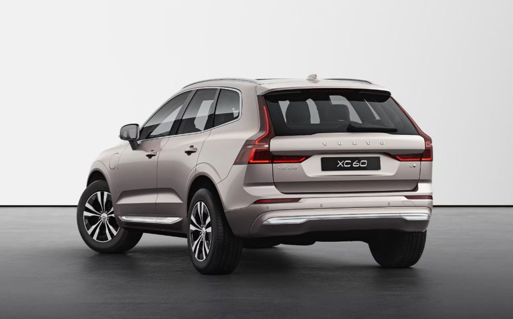 Volvo XC60 nuova a Milano (2)