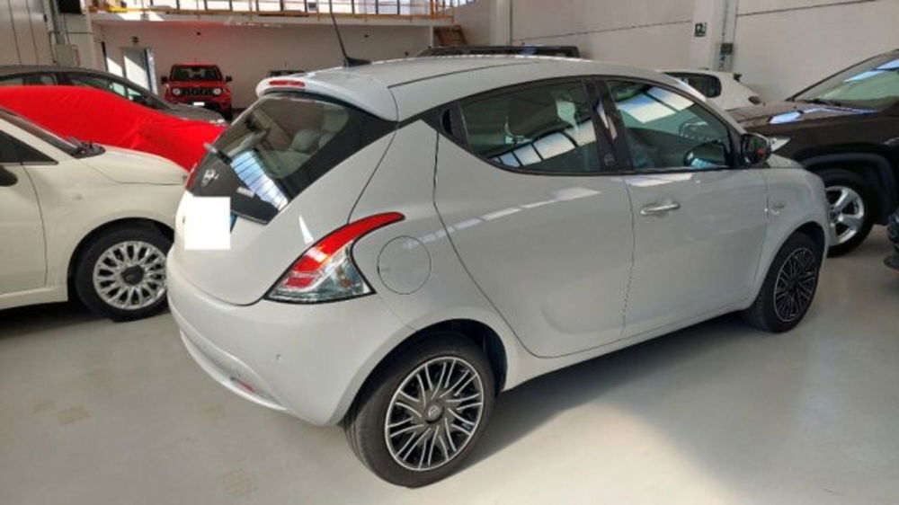 Lancia Ypsilon usata a Brescia (7)