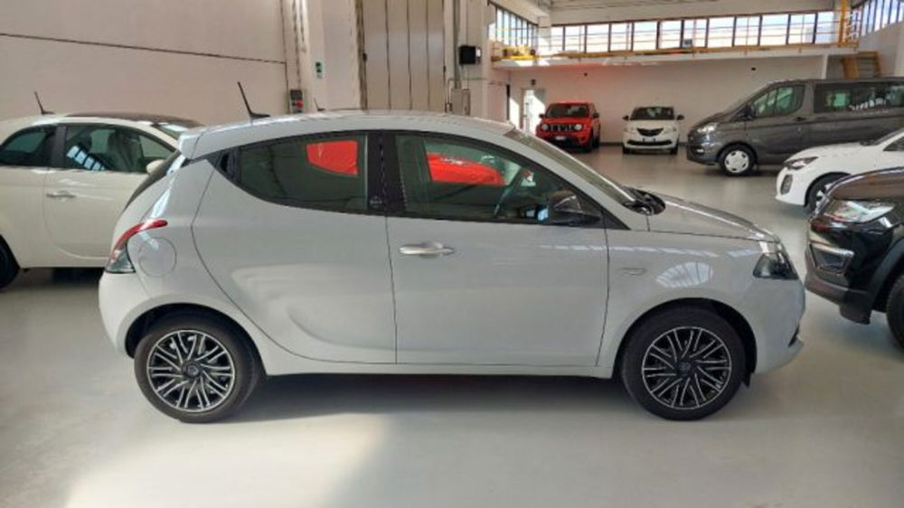 Lancia Ypsilon usata a Brescia (9)