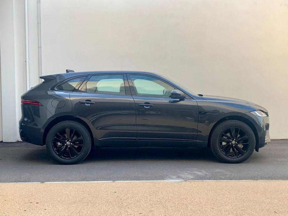 Jaguar F-Pace usata a Bari (6)