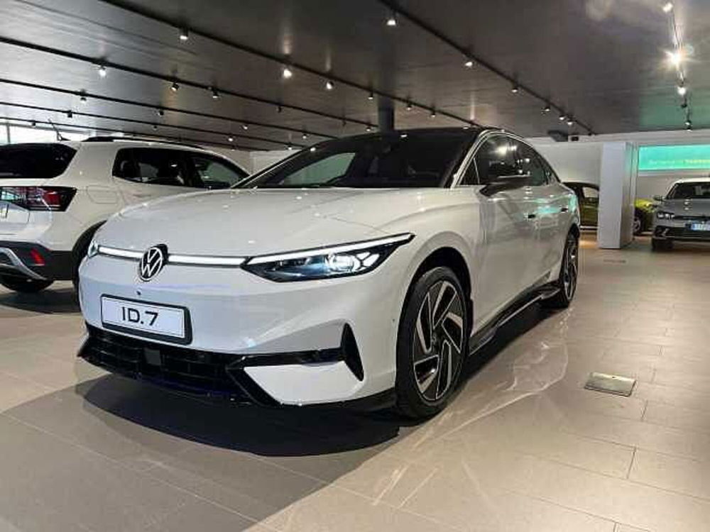 Volkswagen ID.7 nuova a Siena