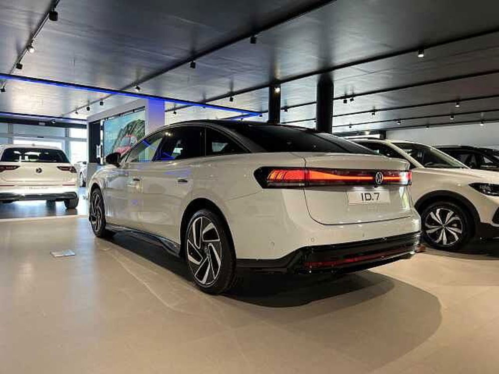 Volkswagen ID.7 nuova a Grosseto (3)