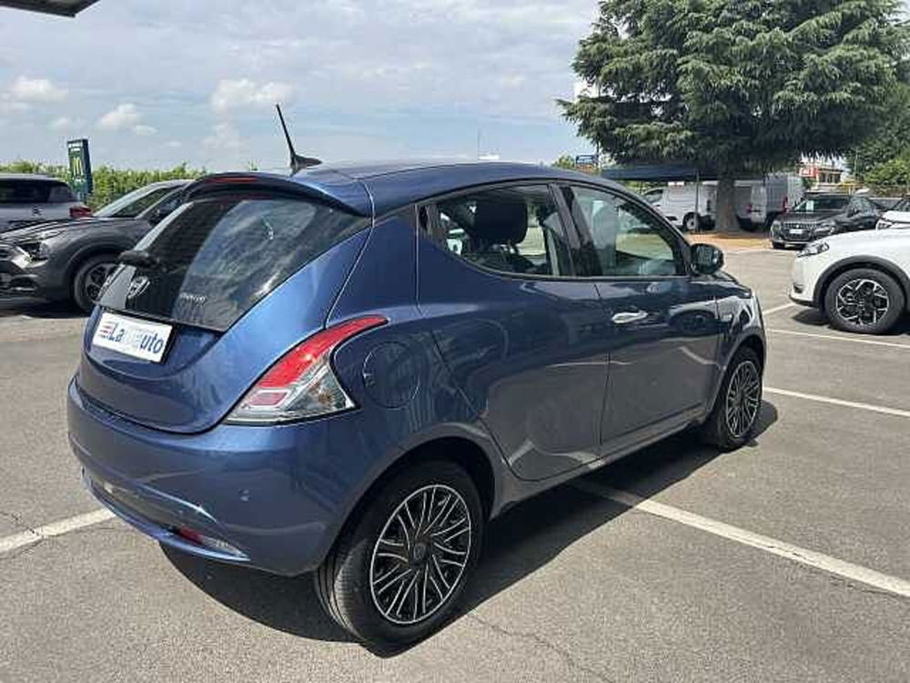 Lancia Ypsilon usata a Ravenna (5)