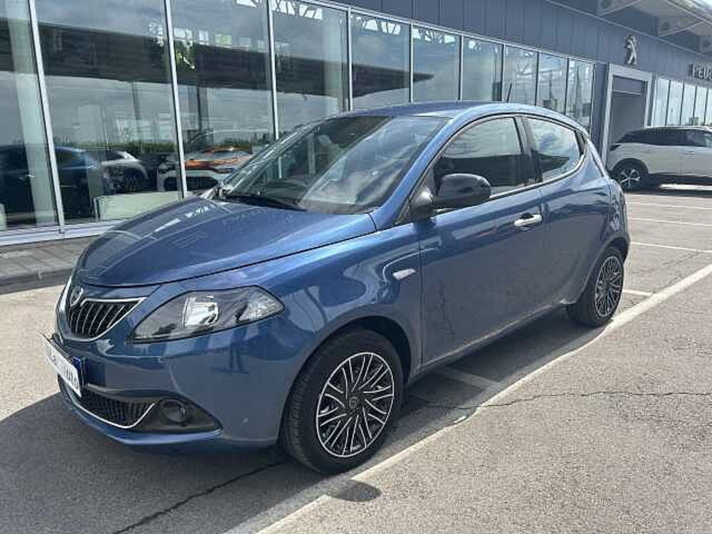 Lancia Ypsilon usata a Ravenna