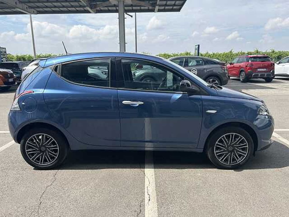 Lancia Ypsilon usata a Ravenna (4)