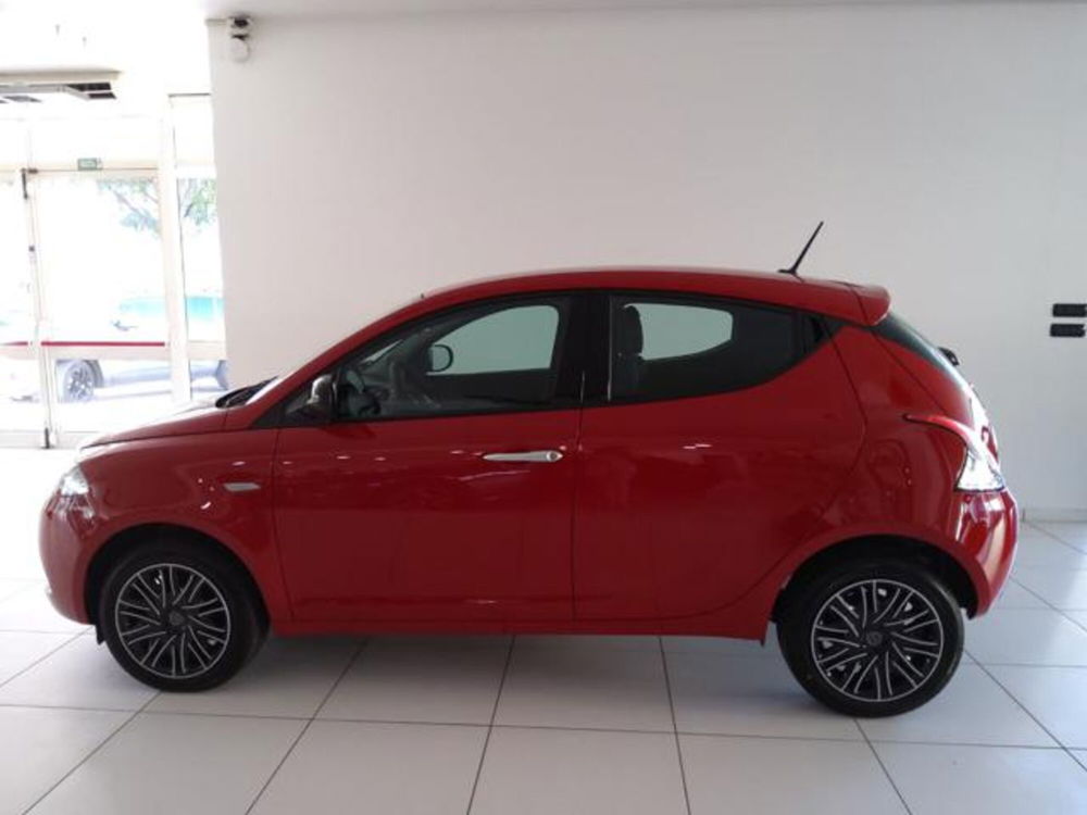 Lancia Ypsilon nuova a Cuneo