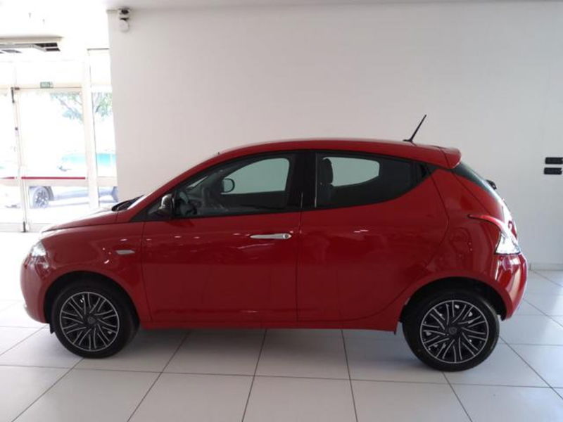 Lancia Ypsilon 1.0 FireFly 5 porte S&amp;S Hybrid Gold Plus nuova a Mondovi&#039;