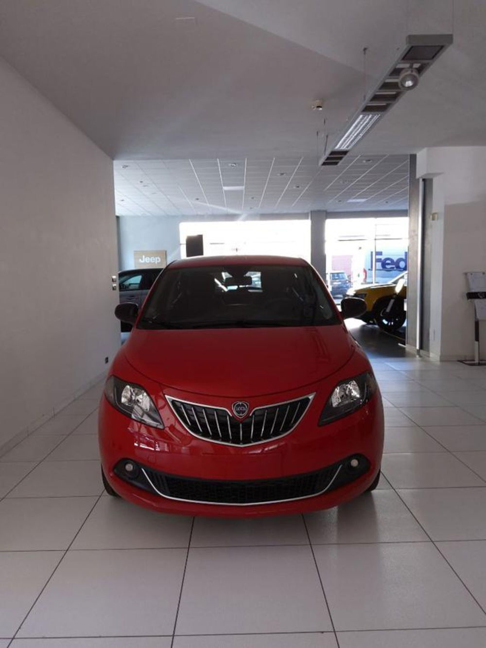 Lancia Ypsilon nuova a Cuneo (2)