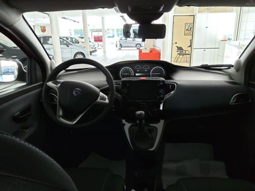 Lancia Ypsilon nuova a Cuneo (3)