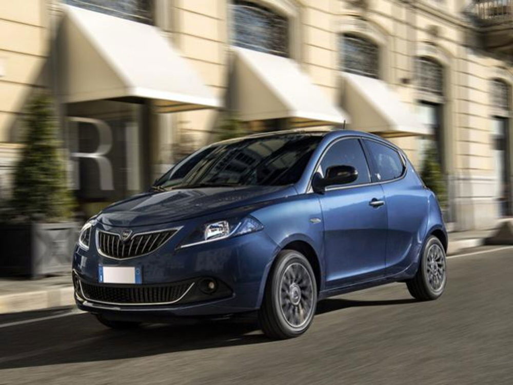 Lancia Ypsilon nuova a Cuneo