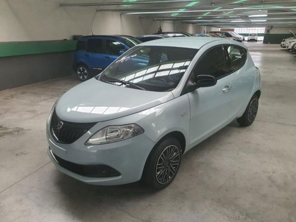 Lancia Ypsilon nuova a Cuneo (3)