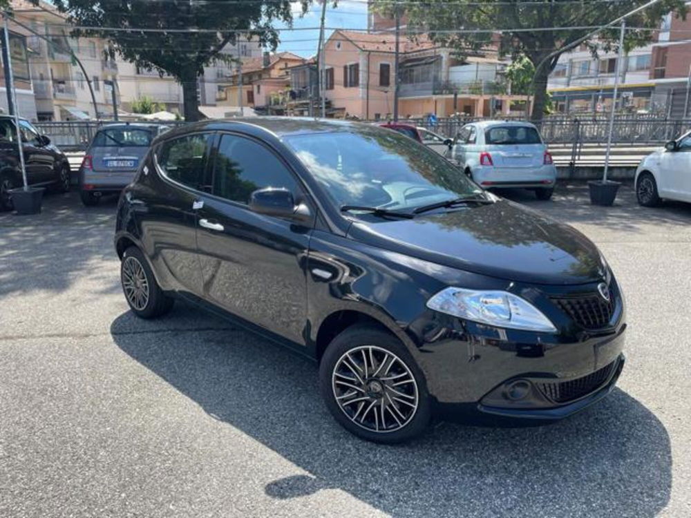 Lancia Ypsilon nuova a Cuneo