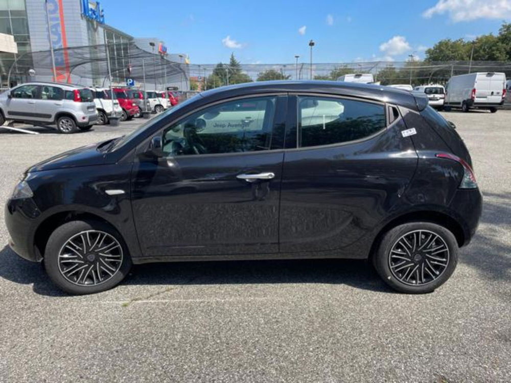 Lancia Ypsilon nuova a Cuneo (10)