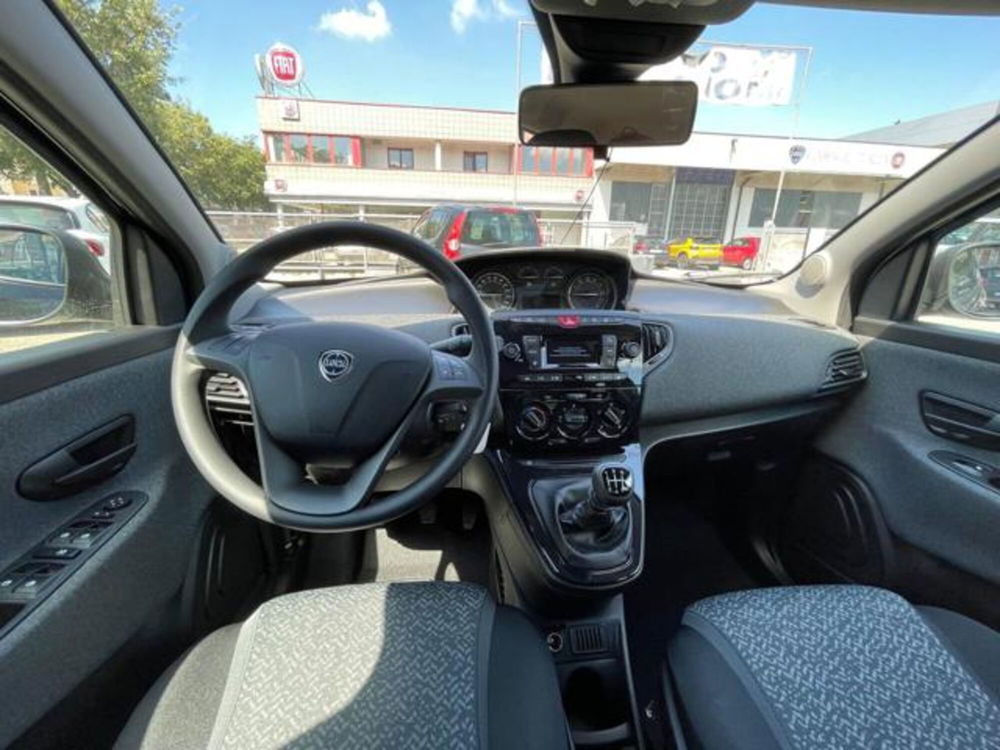 Lancia Ypsilon nuova a Cuneo (9)