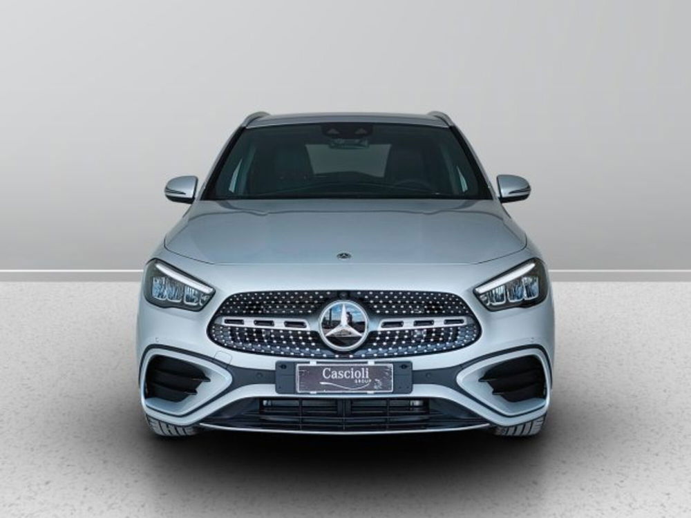 Mercedes-Benz GLA SUV nuova a Teramo (2)