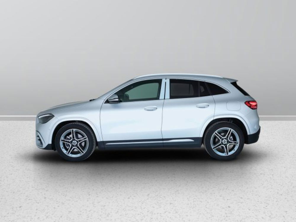 Mercedes-Benz GLA SUV nuova a Teramo (3)