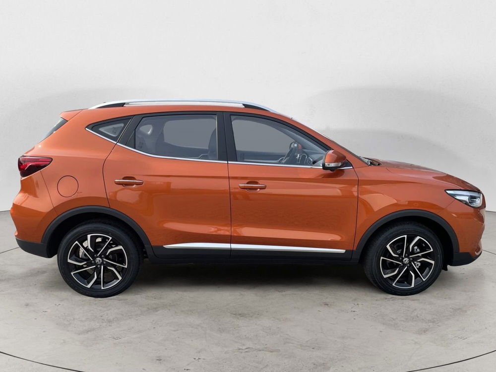 Mg ZS (2021-->) nuova a Milano (8)