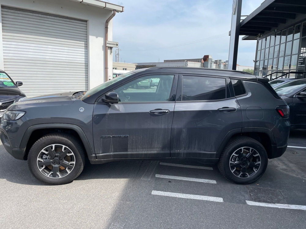 Jeep Compass nuova a Lucca (4)