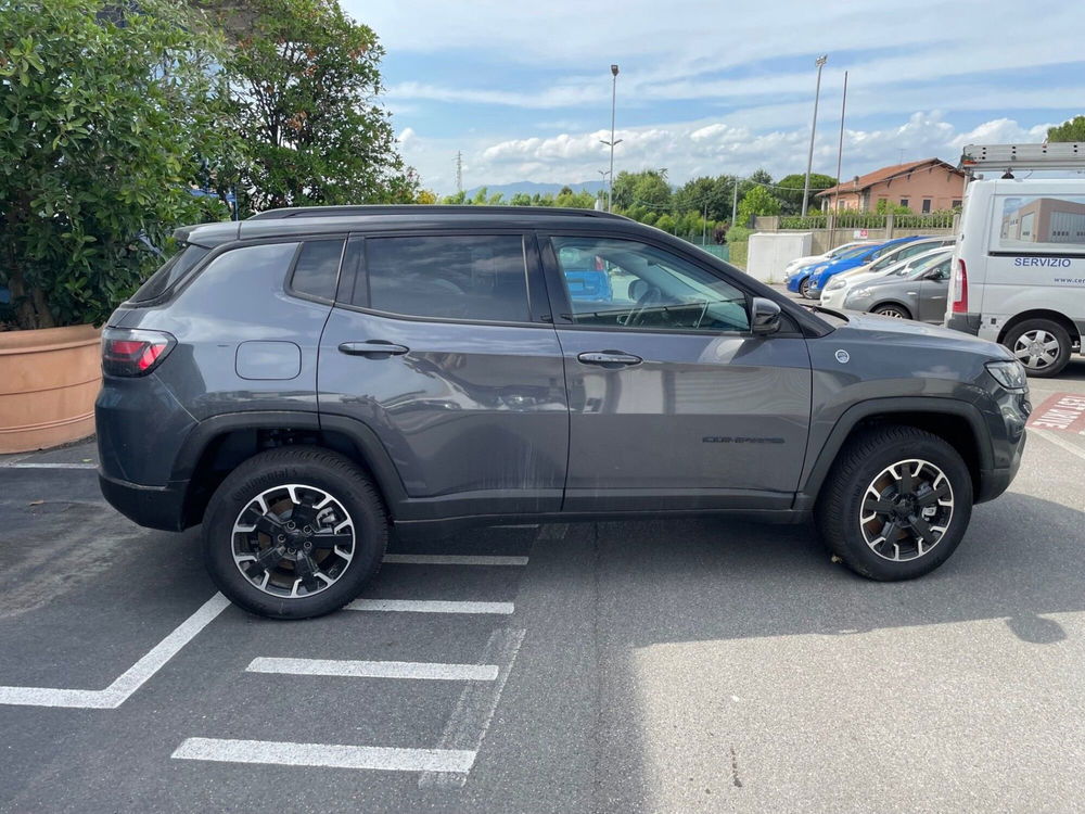 Jeep Compass nuova a Lucca (8)