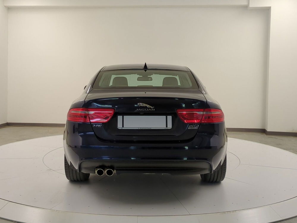 Jaguar XE usata a Avellino (6)