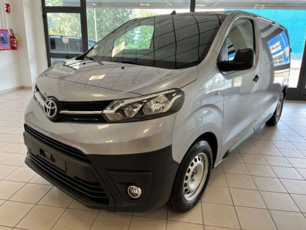 Toyota Proace nuova a Cuneo