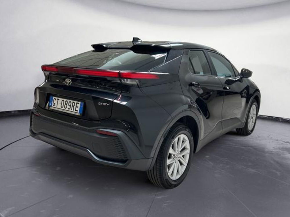 Toyota Toyota C-HR nuova a Cuneo (3)