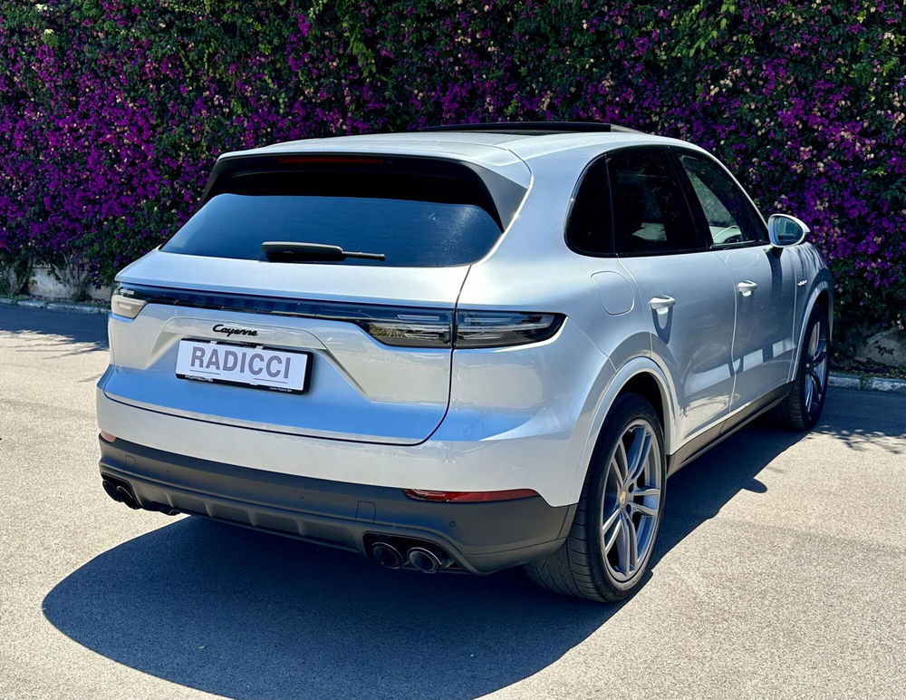 Porsche Cayenne usata a Bari (2)