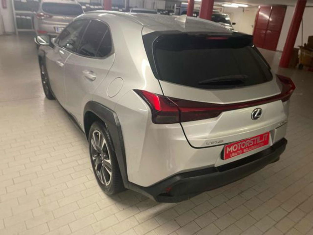 Lexus UX usata a Treviso (5)