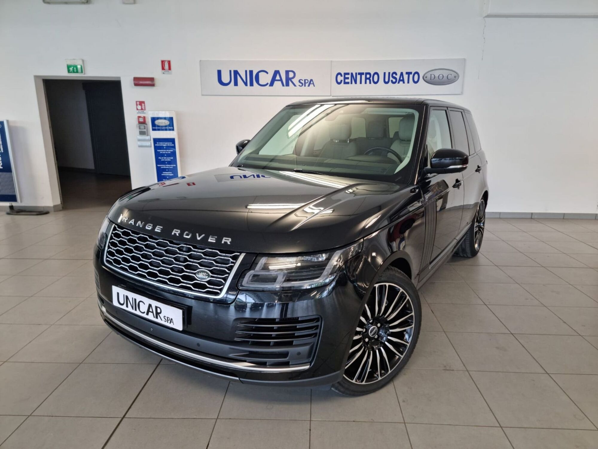 Land Rover Range Rover 4.4 SDV8 Vogue  del 2018 usata a Alba