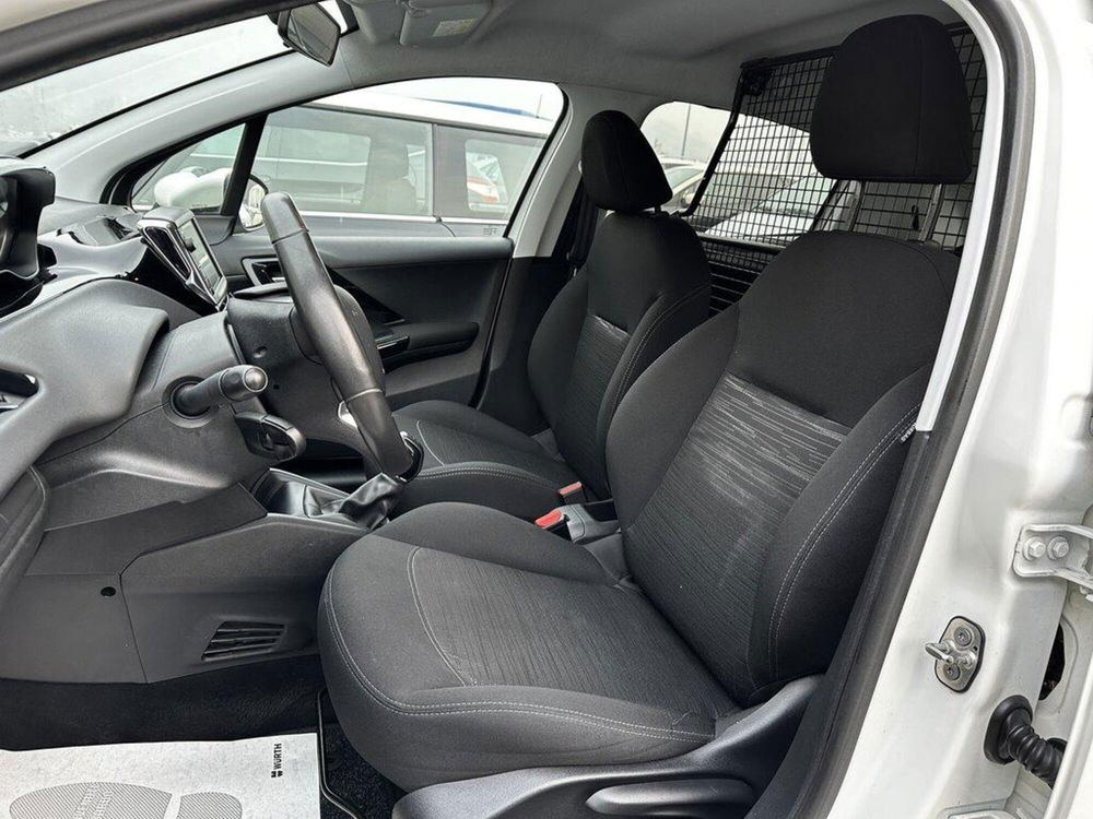 Peugeot 208 usata a Torino (9)