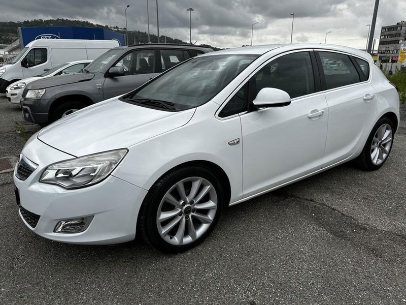 Opel Astra 1.7 CDTI 125CV 5 porte Cosmo  del 2012 usata a Moncalieri